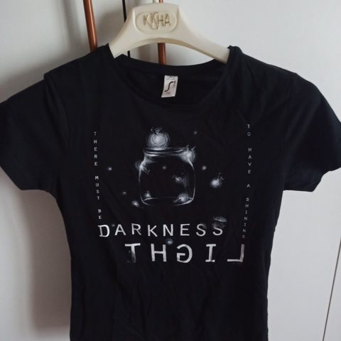T-shirt nera stile dark ⚫