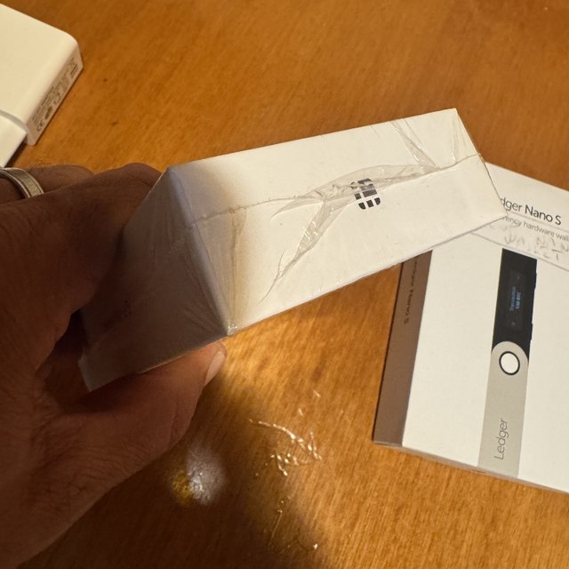 Ledger Nano S - Mai usato - sigillo con pellicola