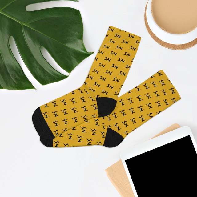 💛🖤 SN icon Gold Recycled Poly Socks — One size