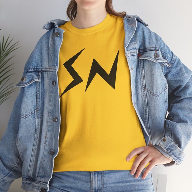 💛🖤 SN Unisex Heavy Cotton Tee — Daisy, L